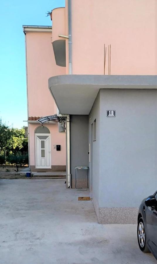 Apartment Neva Split With Free Private Parking Space Екстер'єр фото