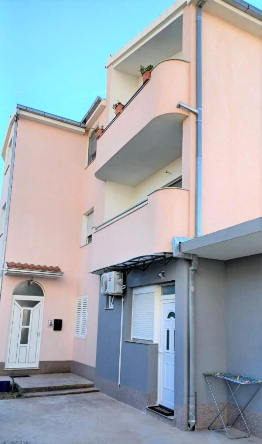 Apartment Neva Split With Free Private Parking Space Екстер'єр фото